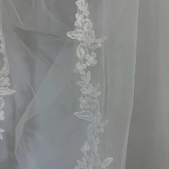 Bridal kit: White Bride Robe + Short Veil - Picture 12 of 14